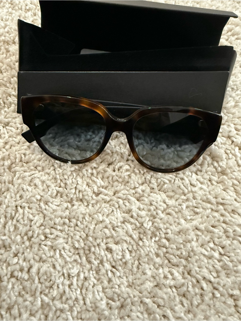 Dior Tortoiseshell Cat-Eye Sunglasses - Brown